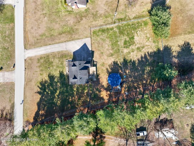 630 Picnic Hill Rd, Irvine, KY 40336