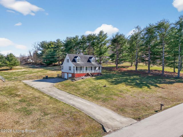 630 Picnic Hill Rd, Irvine, KY 40336