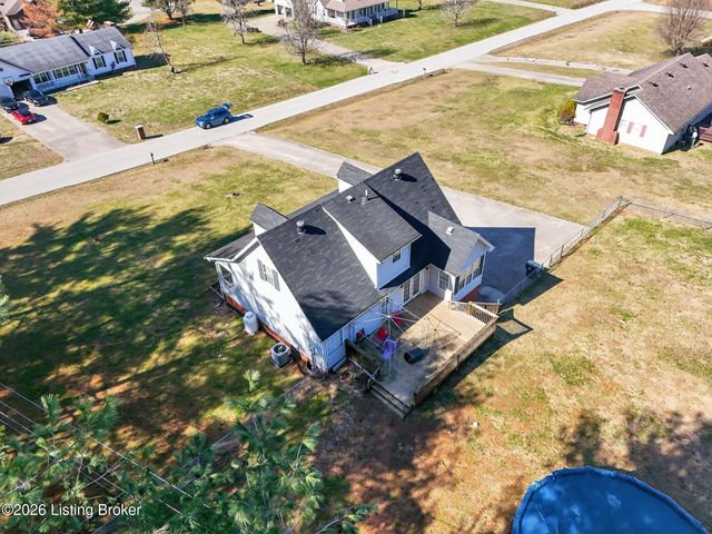630 Picnic Hill Rd, Irvine, KY 40336