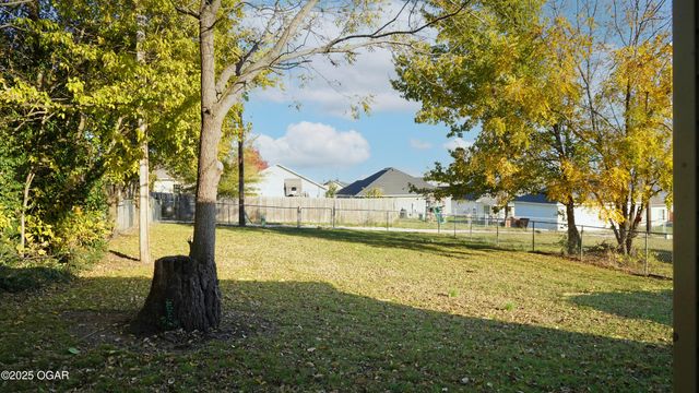 2521 S Adele Avenue, Joplin, MO 64804