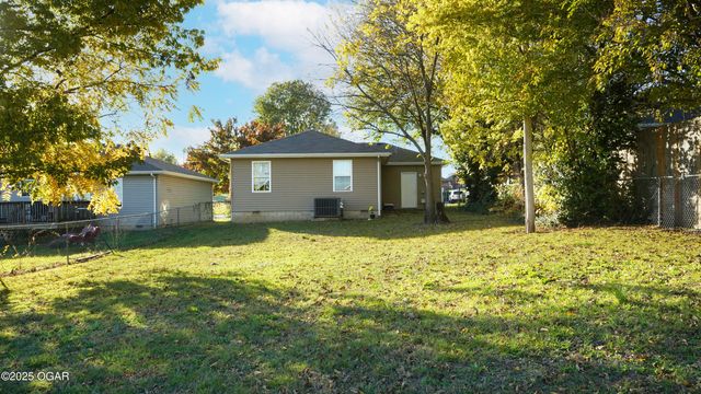 2521 S Adele Avenue, Joplin, MO 64804