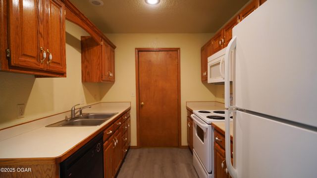 2521 S Adele Avenue, Joplin, MO 64804