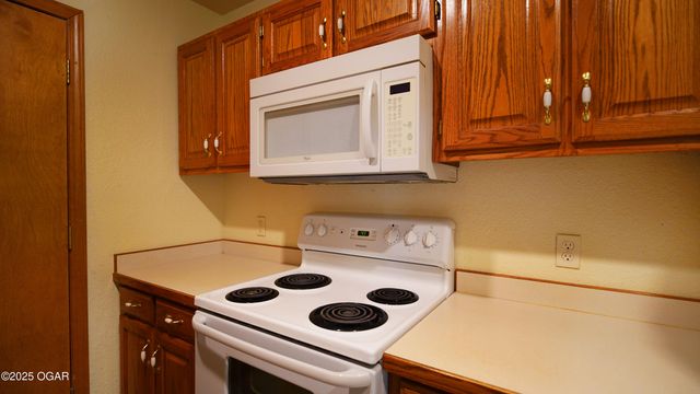 2521 S Adele Avenue, Joplin, MO 64804