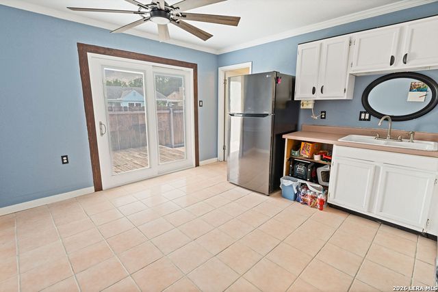 6202 Valley Pawn, San Antonio, TX 78250