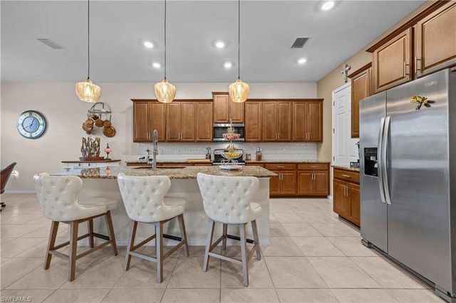 3286 Baravaldo CIR, Cape Coral, FL 33909