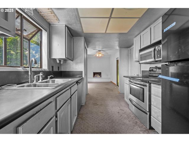 65 Sw PLEASANT VIEW Ave, Gresham, OR 97030