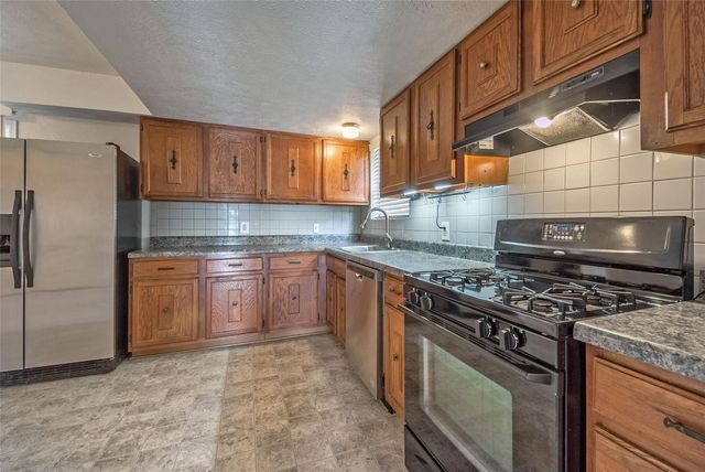 635 Haines Avenue, Dallas, TX 75208