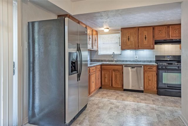 635 Haines Avenue, Dallas, TX 75208