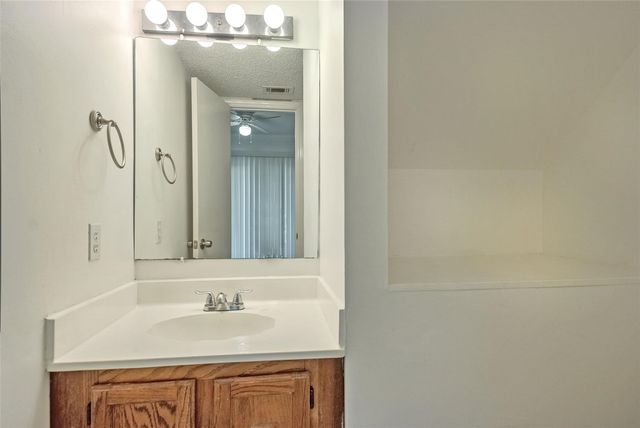 635 Haines Avenue, Dallas, TX 75208