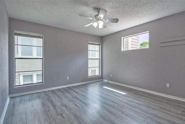 635 Haines Avenue, Dallas, TX 75208