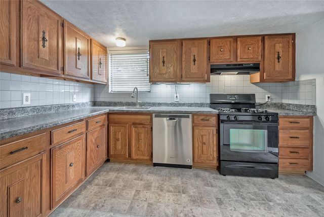 635 Haines Avenue, Dallas, TX 75208