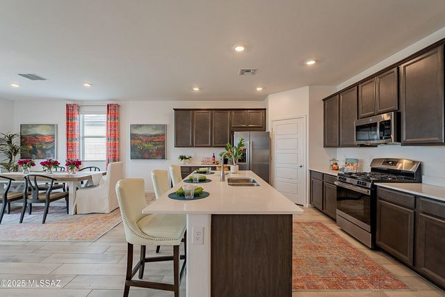 10498 W Beaman Lane, Marana, AZ 85653