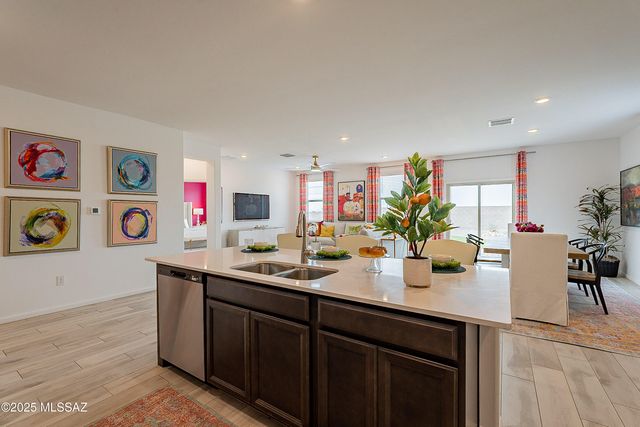 10498 W Beaman Lane, Marana, AZ 85653