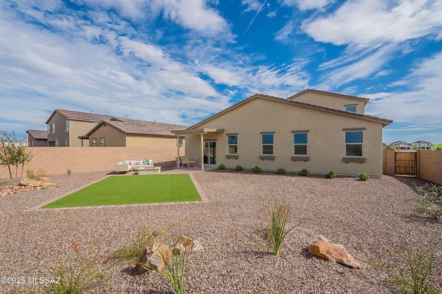 10498 W Beaman Lane, Marana, AZ 85653