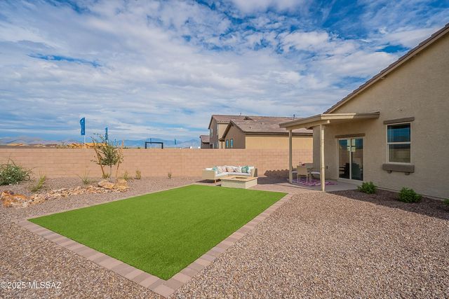 10498 W Beaman Lane, Marana, AZ 85653