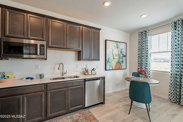 10498 W Beaman Lane, Marana, AZ 85653