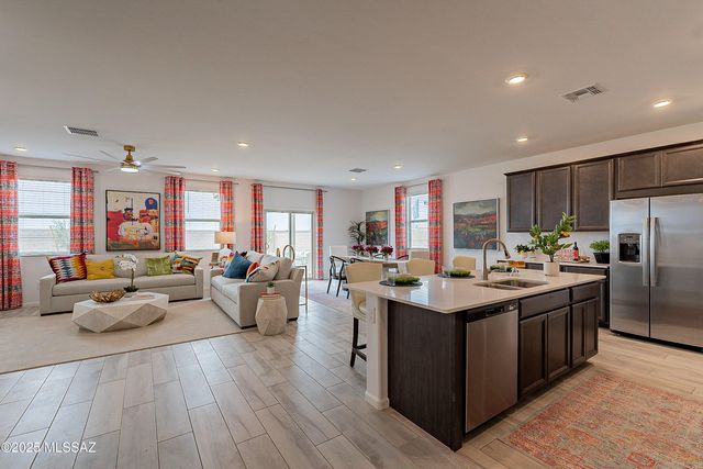 10498 W Beaman Lane, Marana, AZ 85653