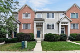 754 Hanbury Drive 754, Des Plaines, IL 60016