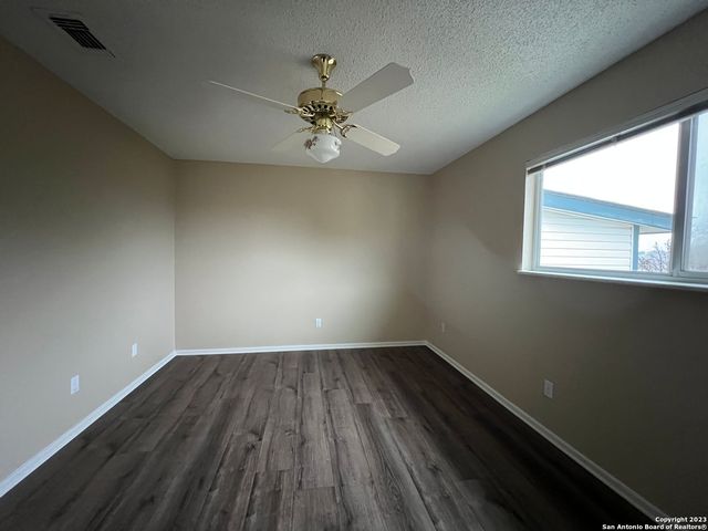 119 CEDAR TREE LN, Canyon Lake, TX 78133