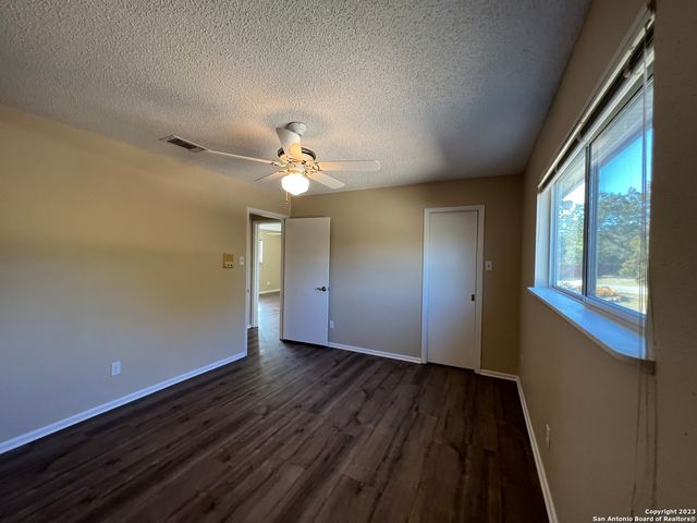 119 CEDAR TREE LN, Canyon Lake, TX 78133