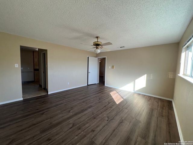 119 CEDAR TREE LN, Canyon Lake, TX 78133