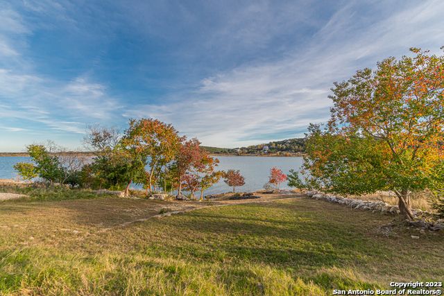 119 CEDAR TREE LN, Canyon Lake, TX 78133
