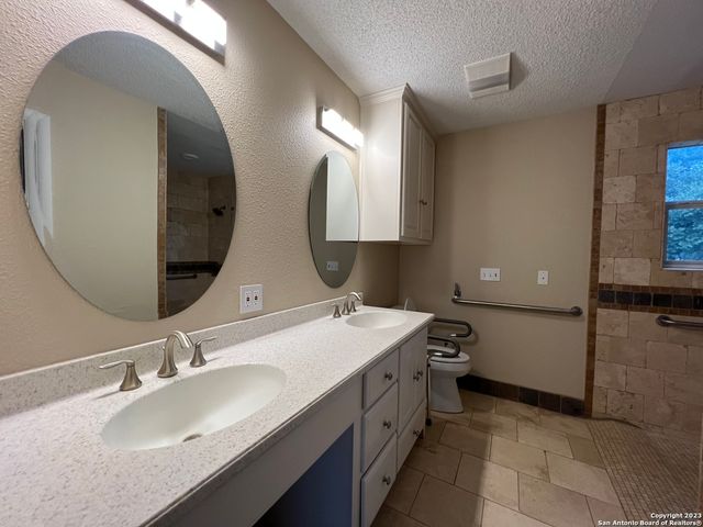 119 CEDAR TREE LN, Canyon Lake, TX 78133