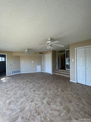 119 CEDAR TREE LN, Canyon Lake, TX 78133