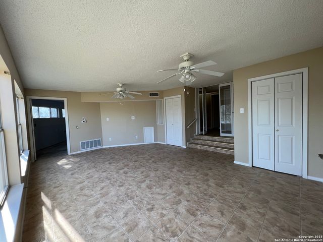 119 CEDAR TREE LN, Canyon Lake, TX 78133