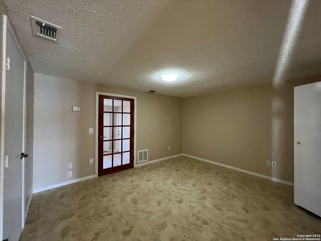 119 CEDAR TREE LN, Canyon Lake, TX 78133