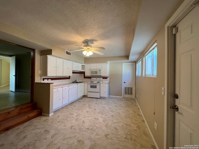 119 CEDAR TREE LN, Canyon Lake, TX 78133