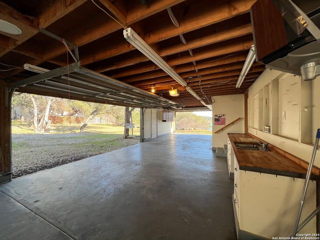 119 CEDAR TREE LN, Canyon Lake, TX 78133
