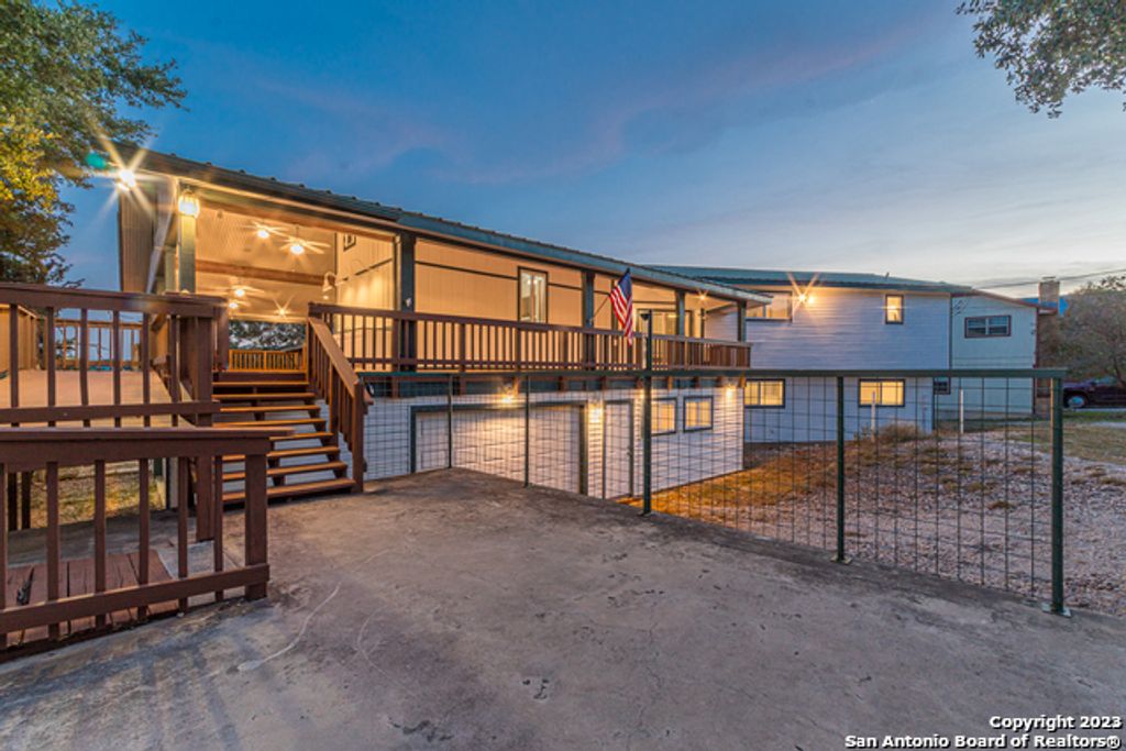 119 CEDAR TREE LN, Canyon Lake, TX 78133