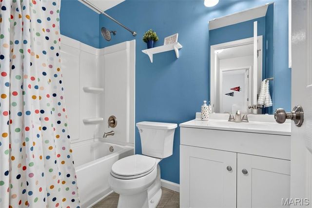 325 Nantucket Drive, Ballwin, MO 63011