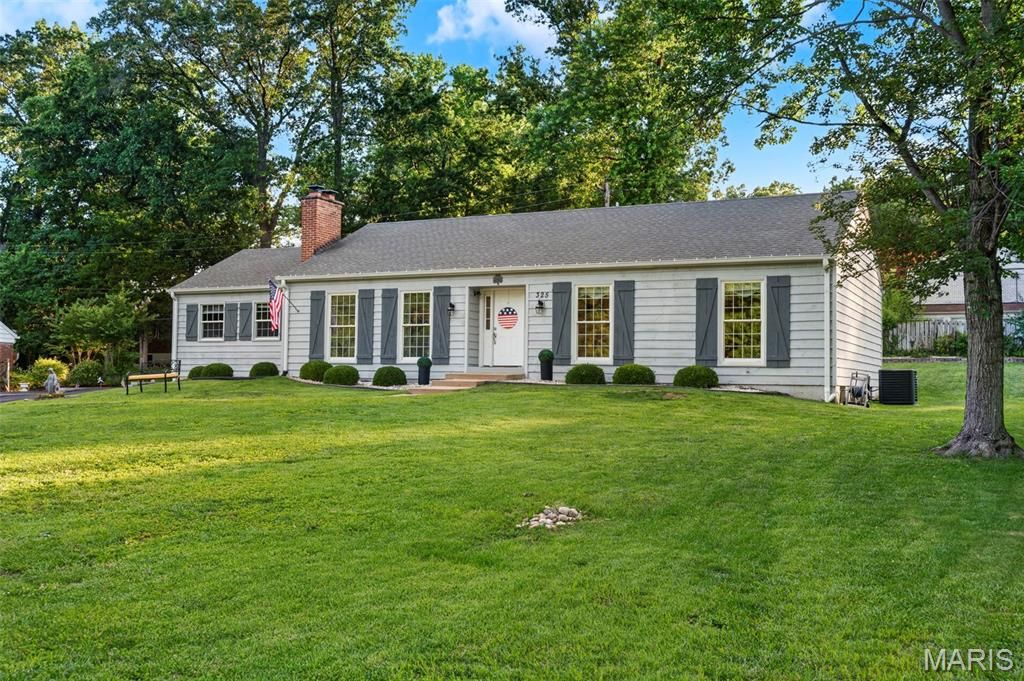 325 Nantucket Drive, Ballwin, MO 63011