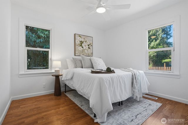 1329 N Cambrian Avenue, Bremerton, WA 98312