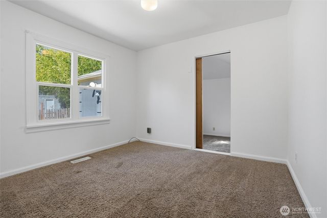 1329 N Cambrian Avenue, Bremerton, WA 98312