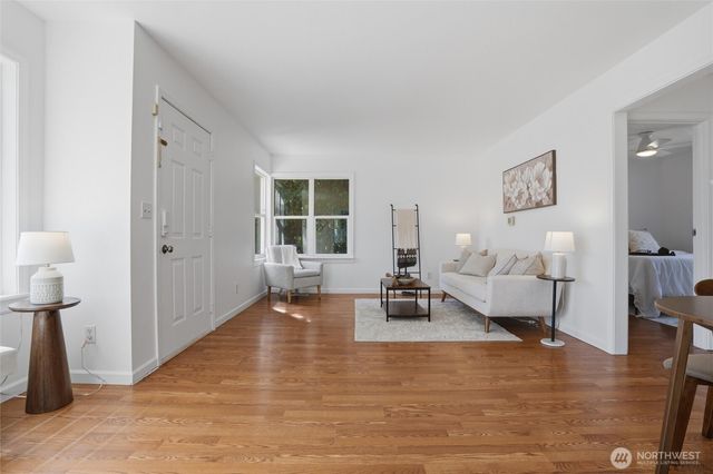 1329 N Cambrian Avenue, Bremerton, WA 98312