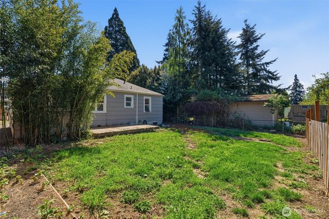 1329 N Cambrian Avenue, Bremerton, WA 98312