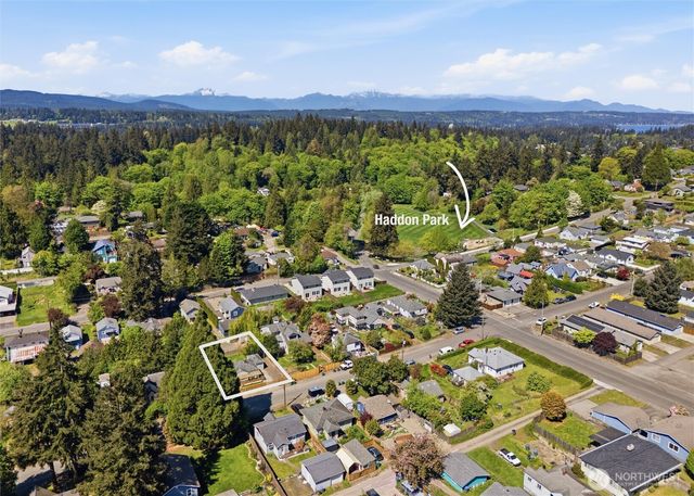 1329 N Cambrian Avenue, Bremerton, WA 98312