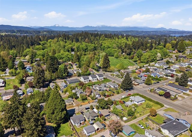 1329 N Cambrian Avenue, Bremerton, WA 98312