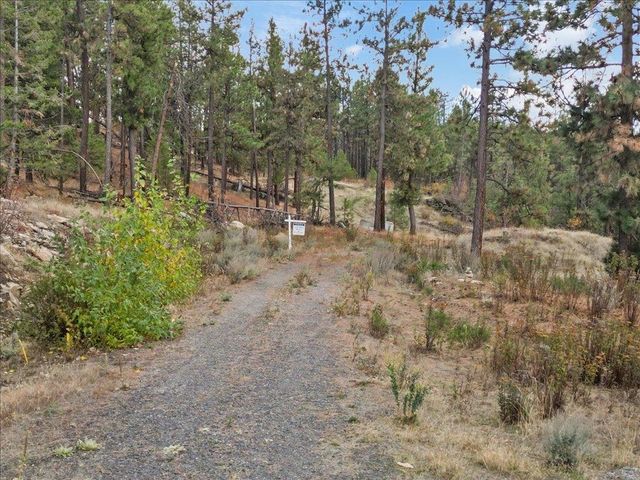 12616 E Chester Ridge Ln, Spokane, WA 99206