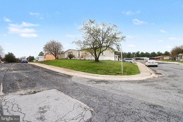 11 HEATHER DR, Carlisle, PA 17013
