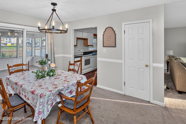 6501 Cady Dr, Louisville, KY 40258