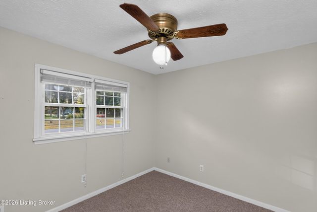 6501 Cady Dr, Louisville, KY 40258
