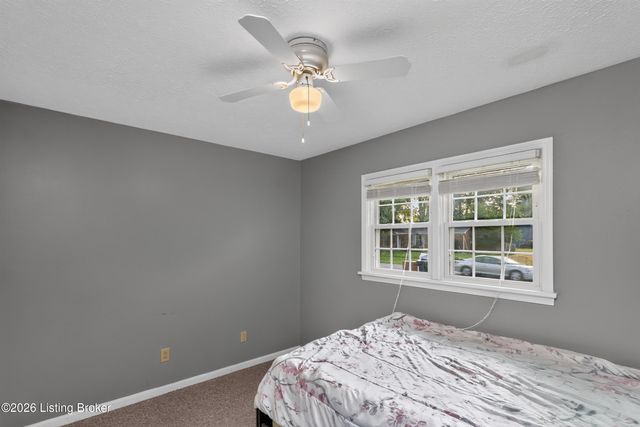 6501 Cady Dr, Louisville, KY 40258