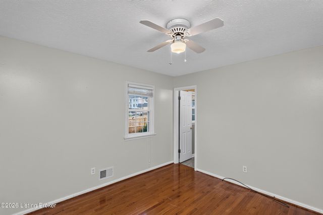 6501 Cady Dr, Louisville, KY 40258