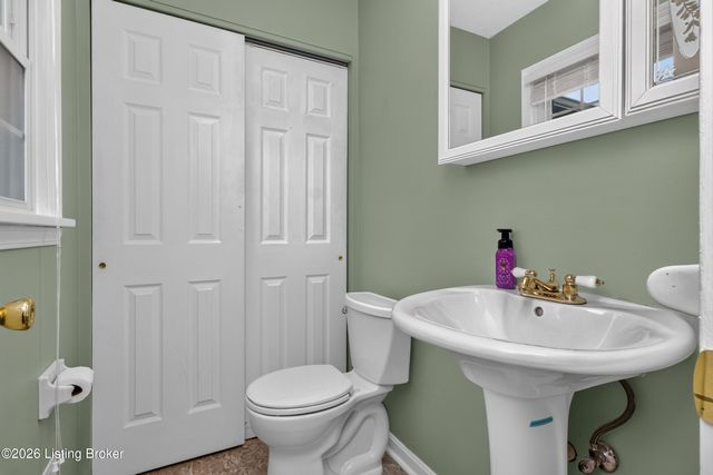 6501 Cady Dr, Louisville, KY 40258