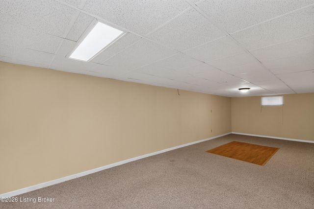 6501 Cady Dr, Louisville, KY 40258