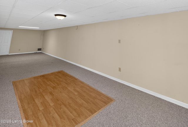6501 Cady Dr, Louisville, KY 40258